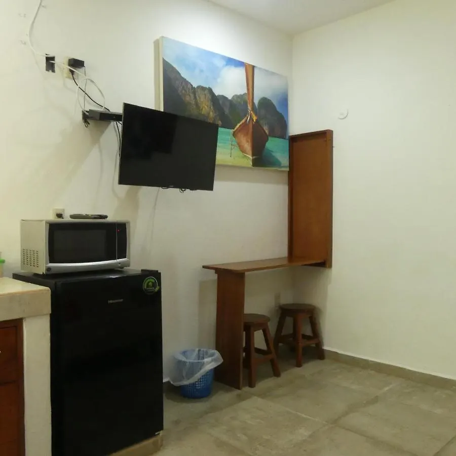 Estudios 14 Bis Playa del Carmen 0*,